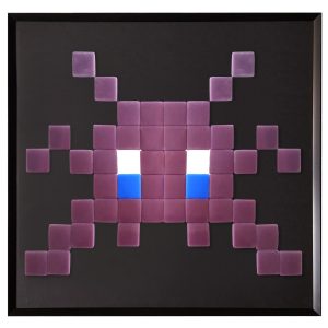 Invader #05 — Violet clair